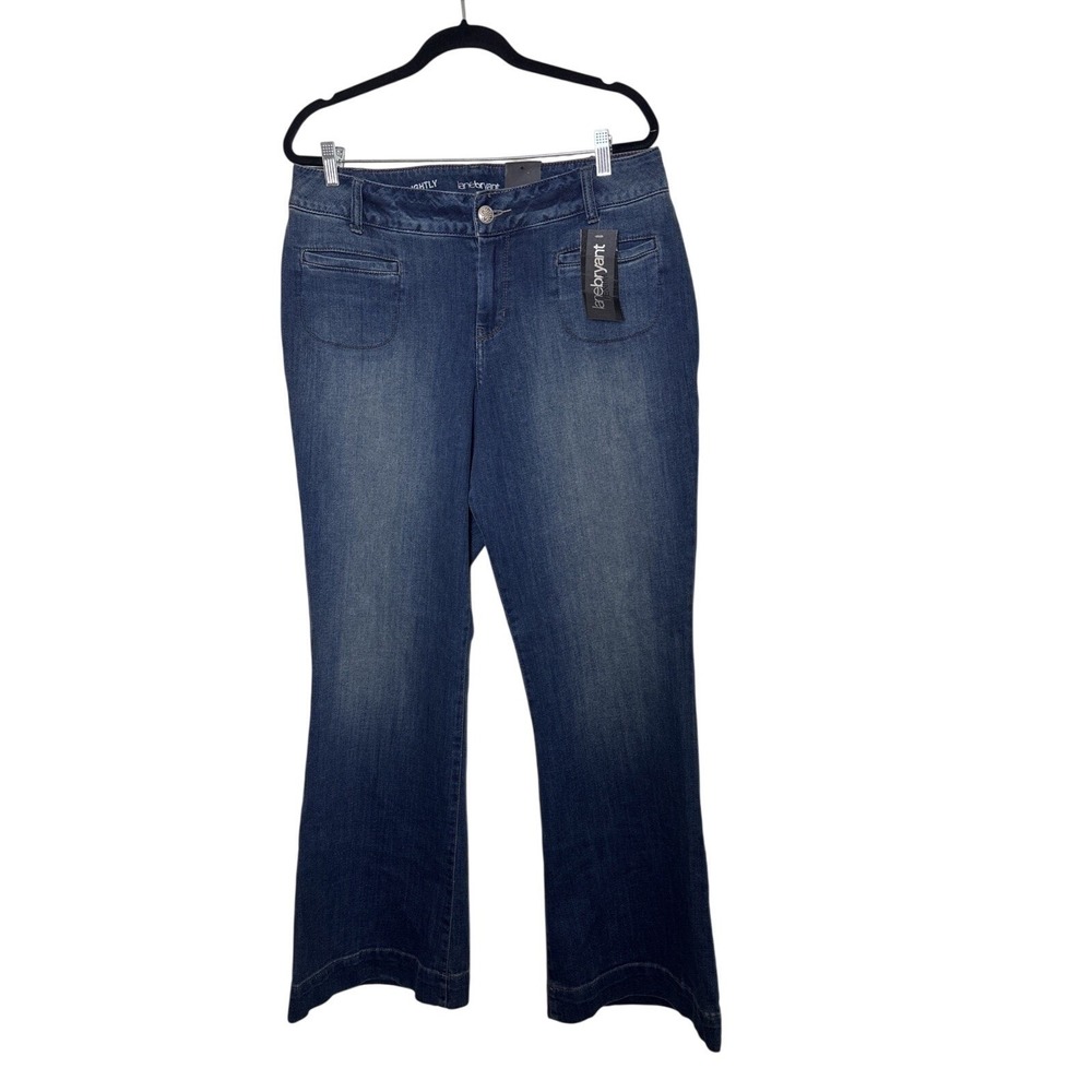 Lane Bryant Lightly Flared Jeans Womens 16 Medium Wash‎ Blue Denim Patch Pockets